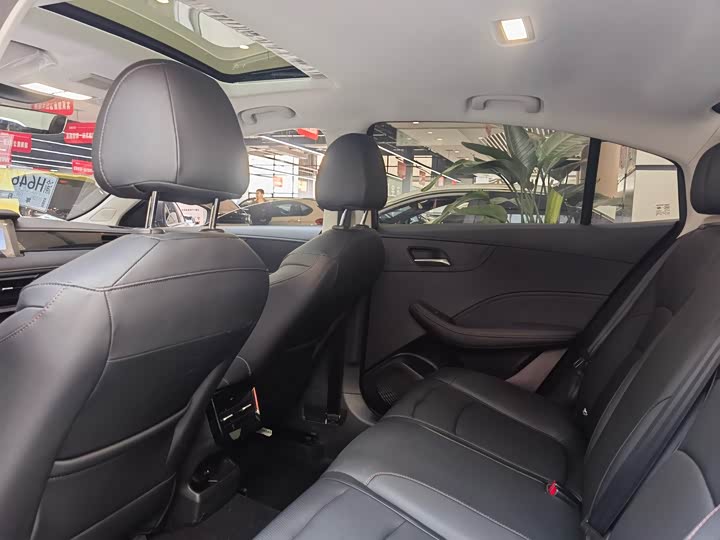 Roewe i5, 2025 — фото 6 из 9