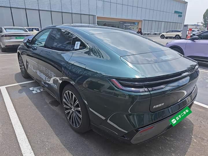 Geely Galaxy Starshine 8 EM-i, 2025 — фото 5 из 9