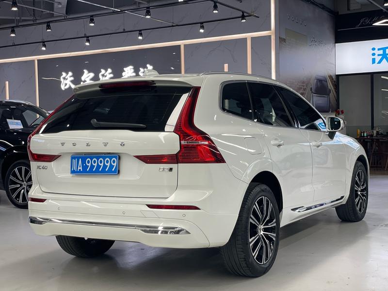 Volvo XC60, 2022 — фото 6 из 10