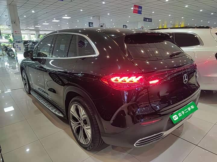 Mercedes-Benz EQE SUV, 2023 — фото 5 из 9