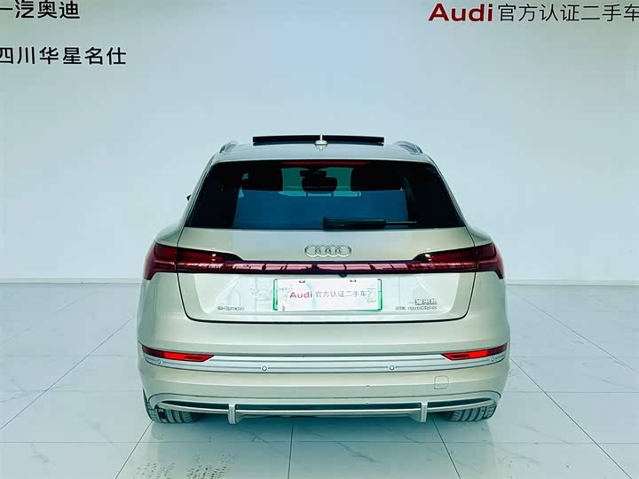 Audi e-tron, 2022 — фото 4 из 7