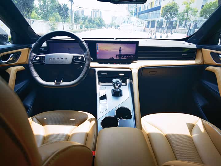 Roewe RX5, 2022 — фото 6 из 9