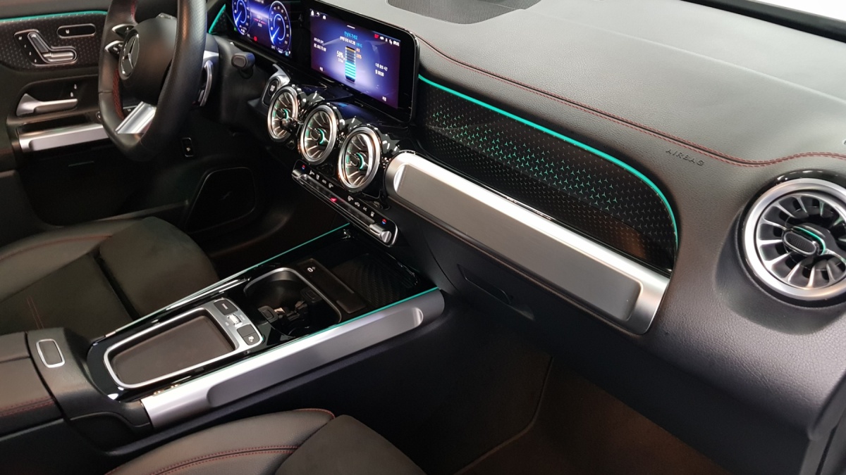 Mercedes-Benz EQB, 2024 — фото 9 из 12