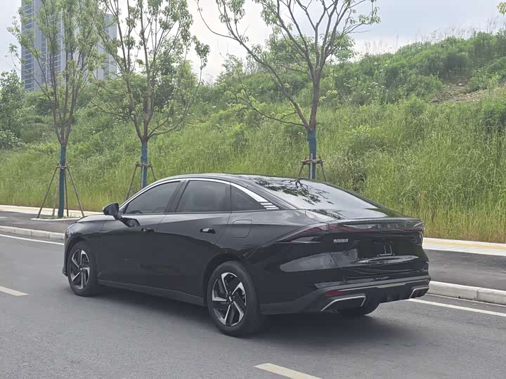 Geely Galaxy L6, 2024 — фото 8 из 9
