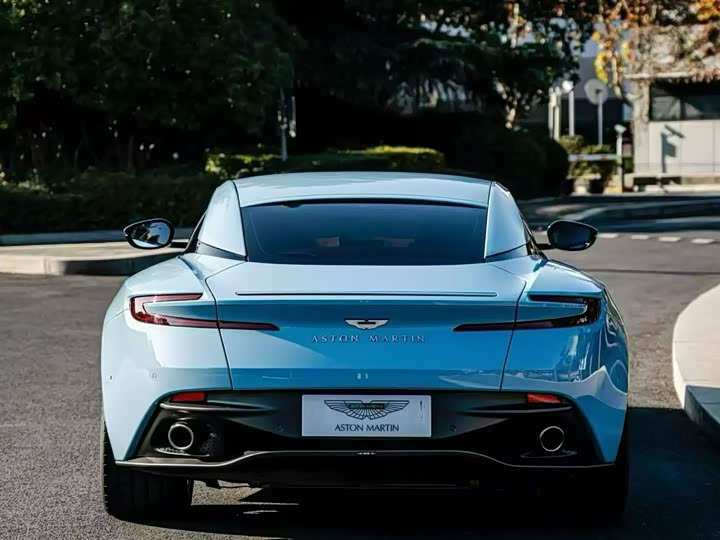 Aston Martin DB11, 2021 — фото 3 из 9