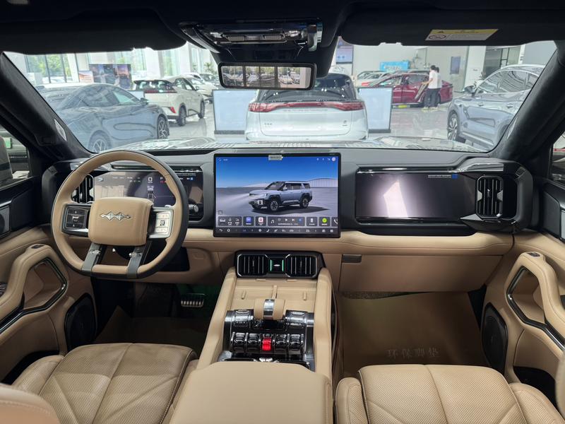 BYD FangChengBao Leopard 8, 2024 — фото 9 из 12