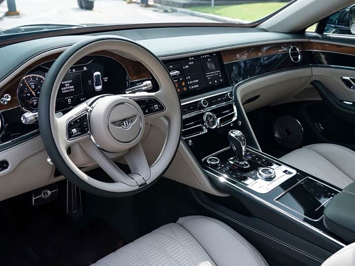 Bentley Flying Spur Hybrid, 2023 — фото 8 из 9