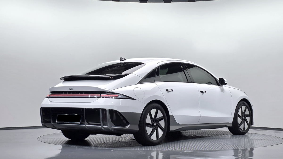 Hyundai Ioniq 6, 2022 — фото 2 из 12