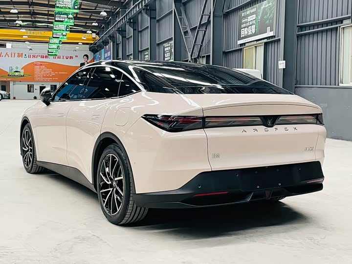 BAIC Arcfox Alpha S5, 2025 — фото 7 из 9