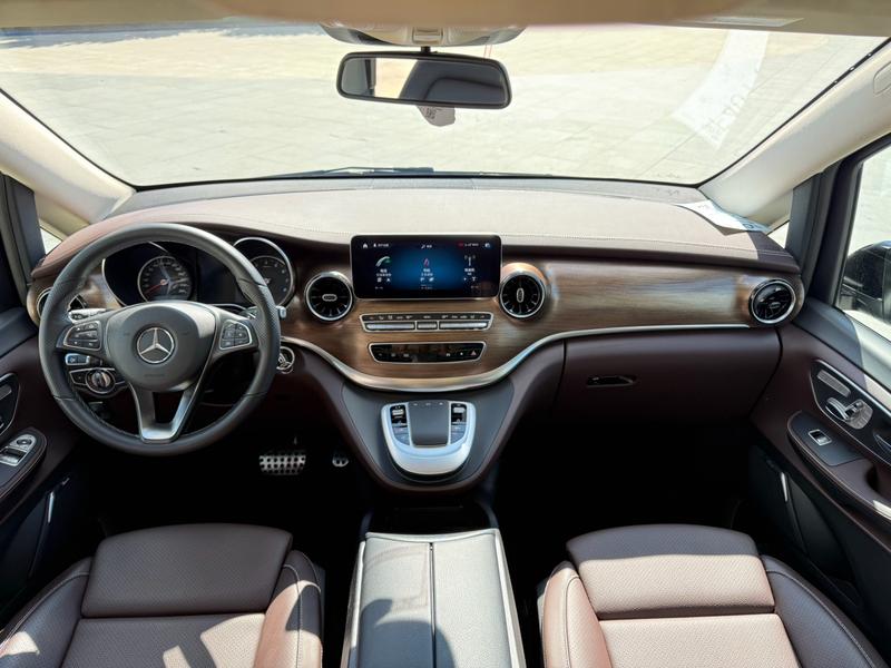 Mercedes-Benz V-Class, 2024 — фото 7 из 10