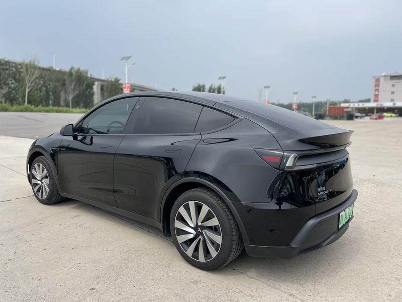 Tesla Model Y, 2025 — фото 5 из 12