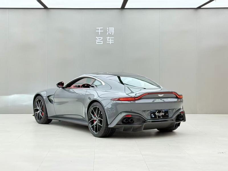 Aston Martin V8 Vantage, 2022 — фото 4 из 11