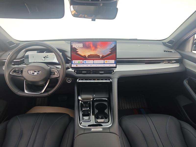 Geely Preface, 2025 — фото 10 из 12
