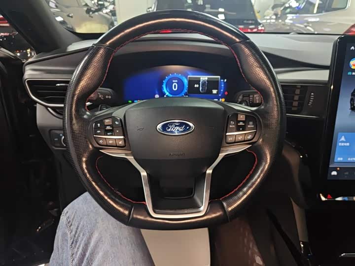 Ford Explorer, 2021 — фото 7 из 9