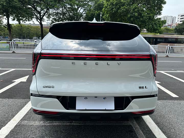 Geely Atlas L, 2025 — фото 5 из 9