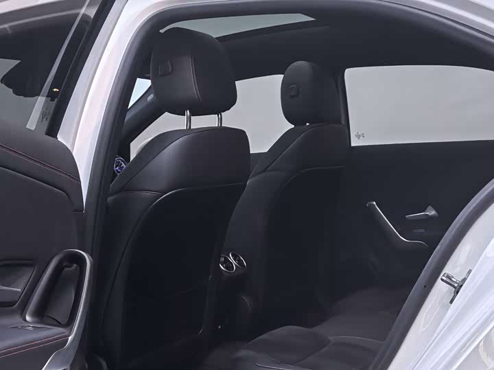 Mercedes-Benz A-Class, 2024 — фото 8 из 9