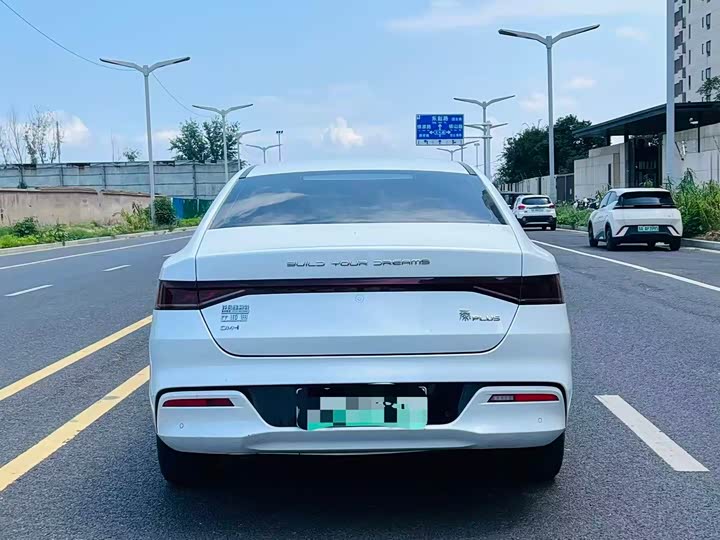 BYD Qin Plus, 2023 — фото 8 из 9