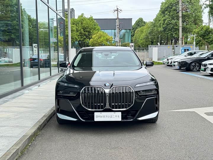BMW 7 Series, 2025 — фото 2 из 9