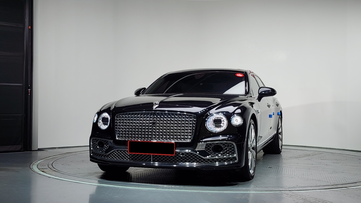 Bentley Flying Spur, 2022 — фото 3 из 12