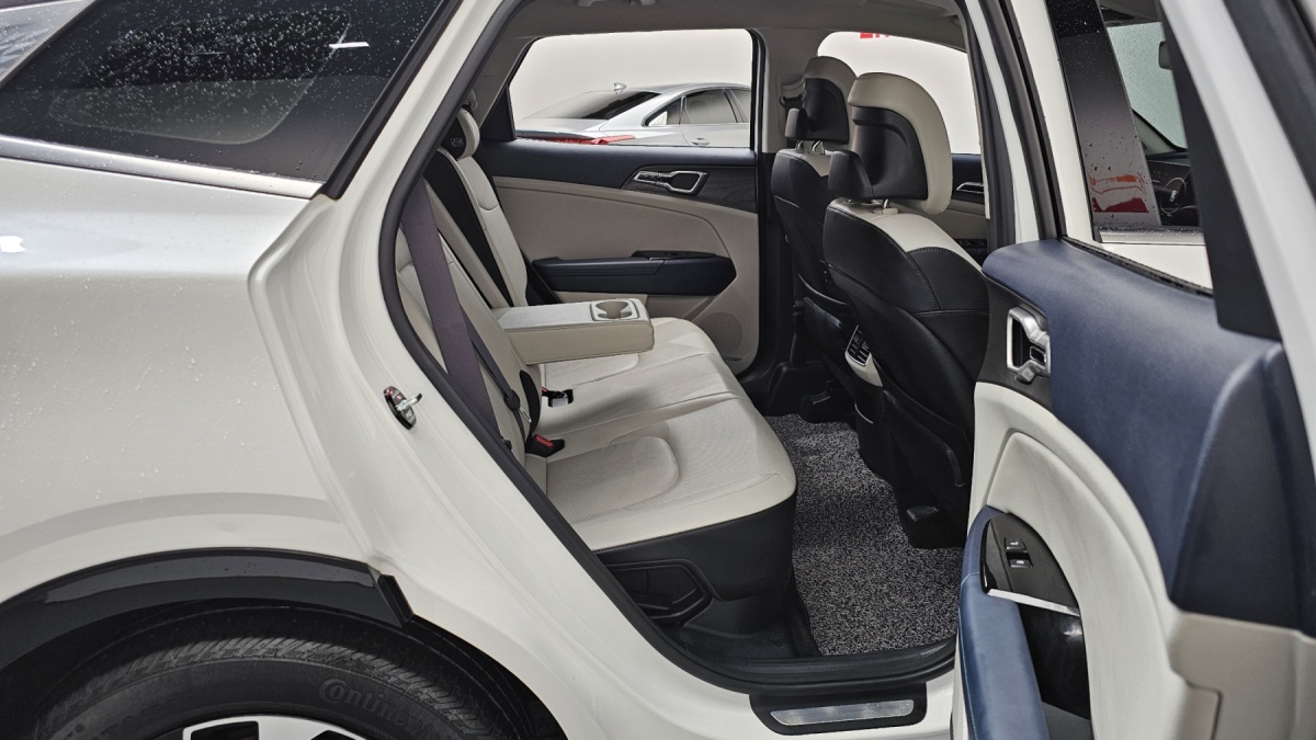 Kia Sportage, 2022 — фото 10 из 12