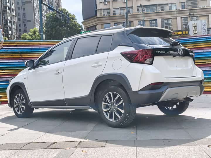 Toyota Yaris L Hatchback, 2022 — фото 5 из 9