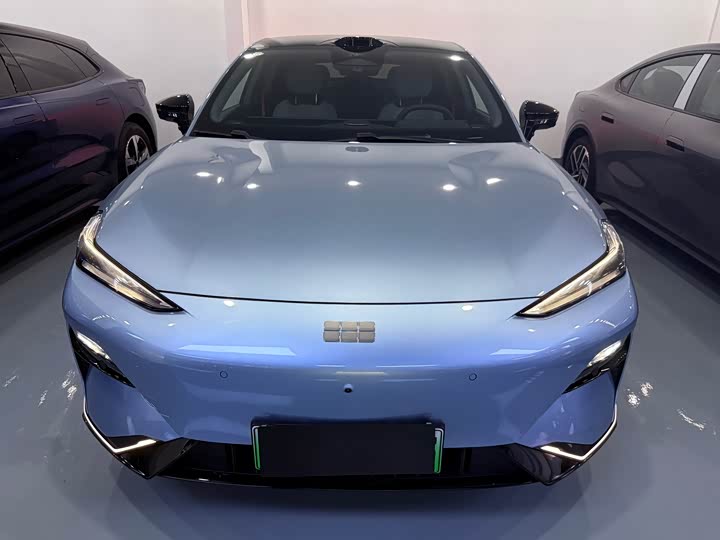 Geely Galaxy E8, 2025 — фото 2 из 9
