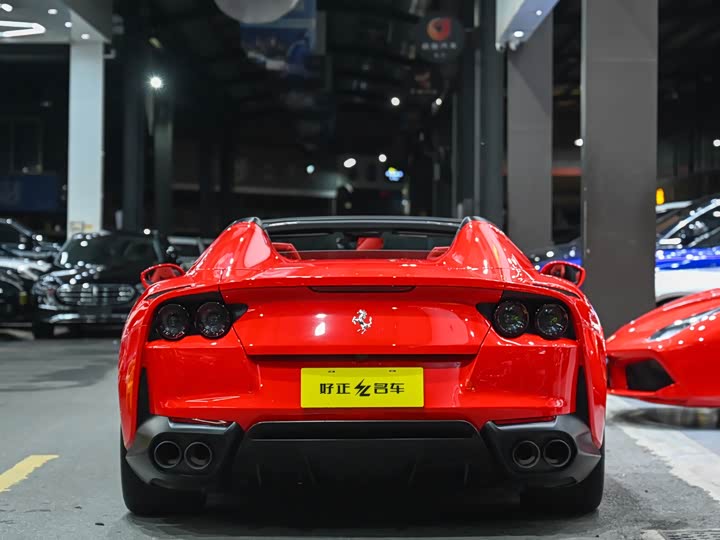 Ferrari 812, 2022 — фото 6 из 9