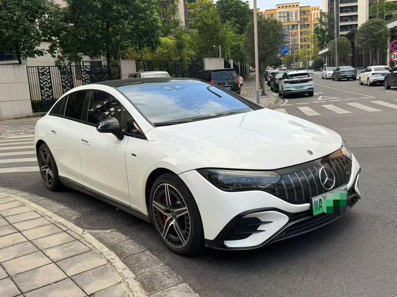 Mercedes-Benz EQE AMG, 2025 — фото 3 из 12