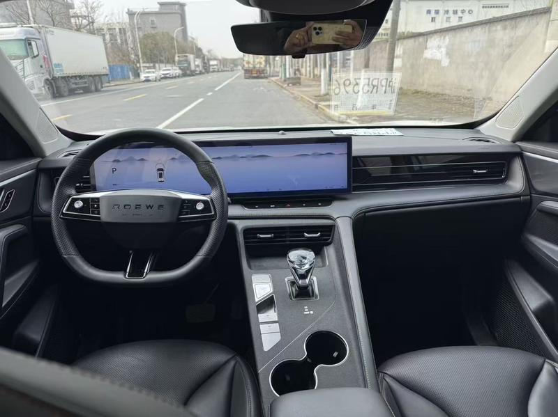 Roewe RX5, 2022 — фото 7 из 10