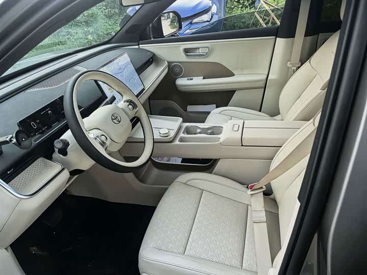 Toyota bZ3X, 2025 — фото 6 из 7