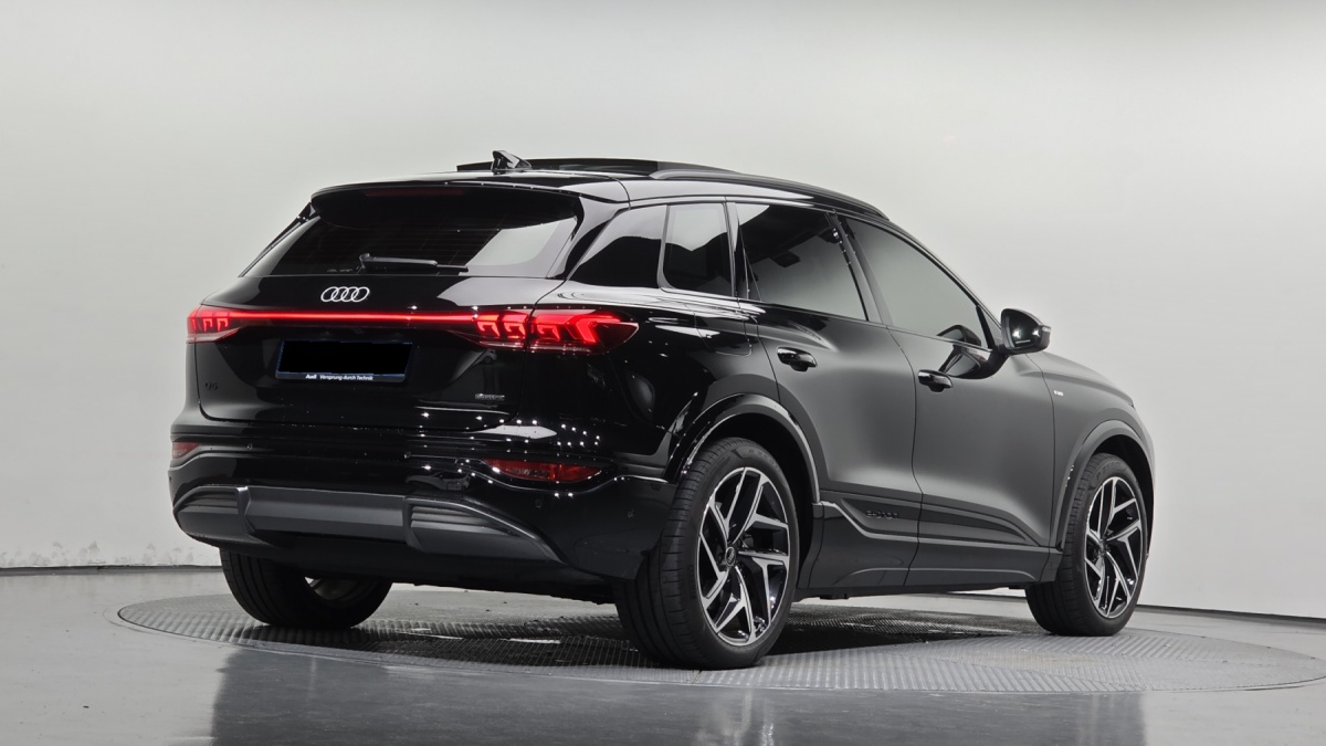 Audi Q6 e-tron, 2025 — фото 2 из 12