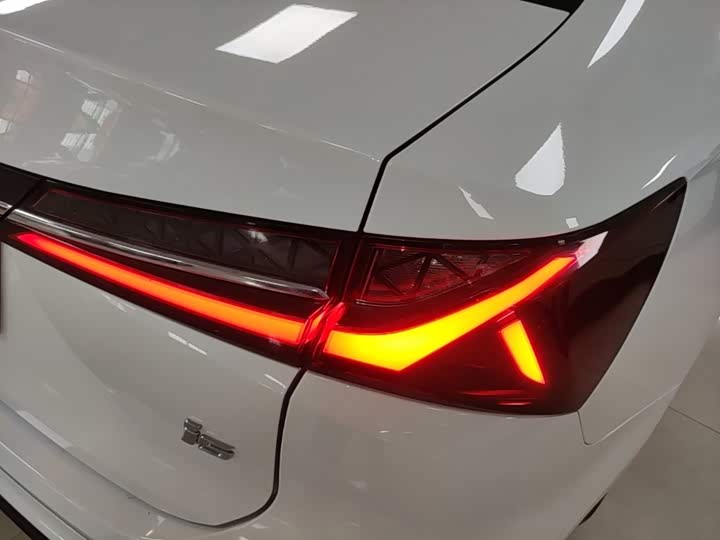 Roewe i5, 2025 — фото 8 из 9
