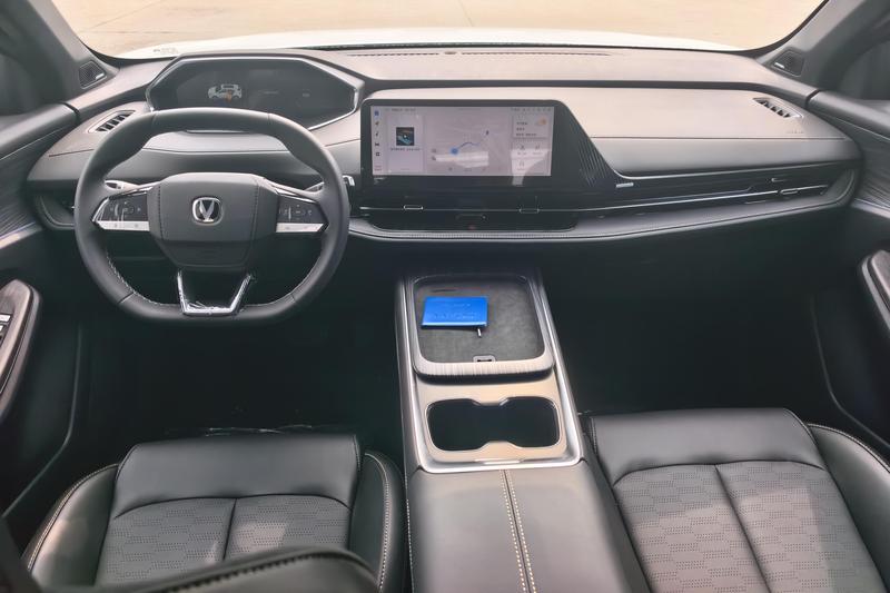 Changan CS55 Plus Hybrid, 2026 — фото 9 из 12