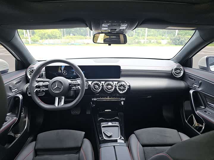Mercedes-Benz A-Class, 2024 — фото 5 из 9