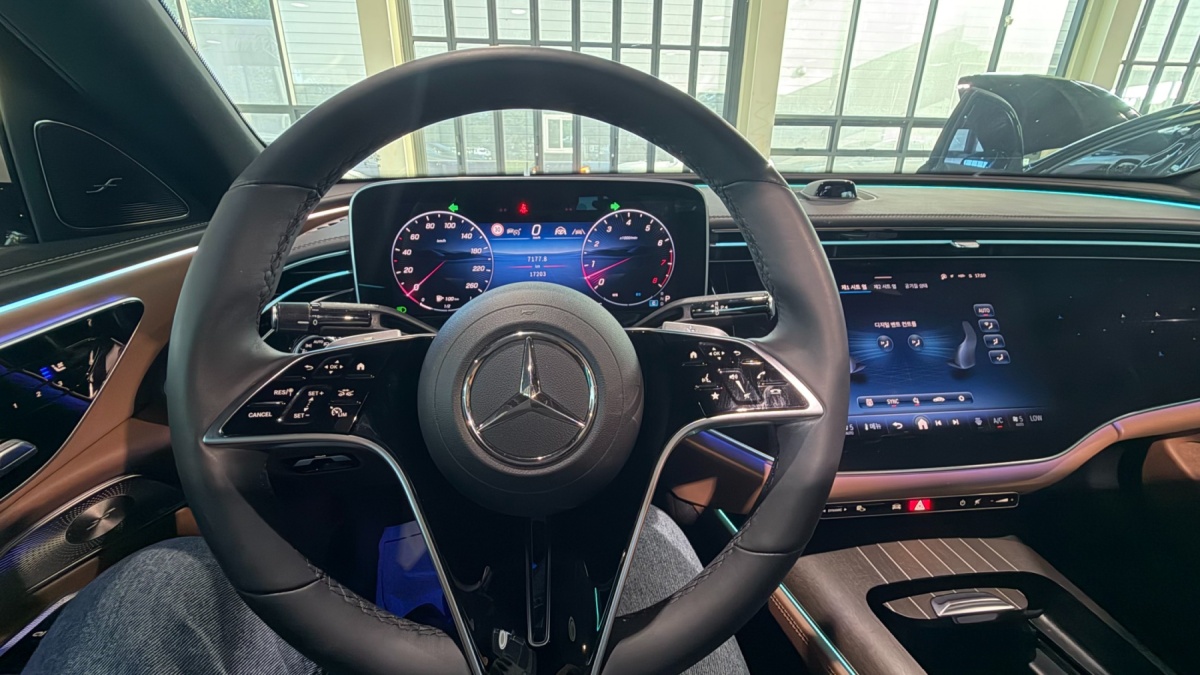 Mercedes-Benz E-Class, 2024 — фото 9 из 12