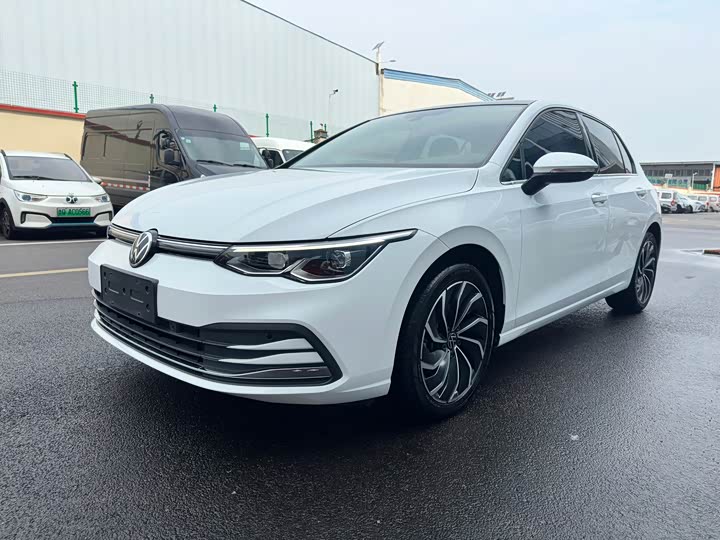 Volkswagen Golf, 2022 — купить в Казани под ключ
