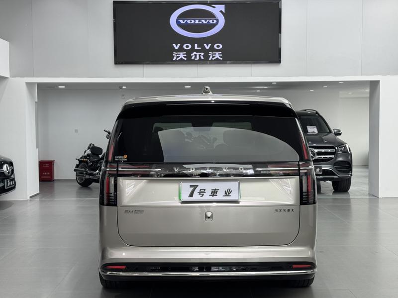 Volvo EM90, 2024 — фото 6 из 12