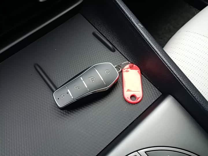 BYD Seal 05 DM-i Hybrid, 2025 — фото 9 из 9