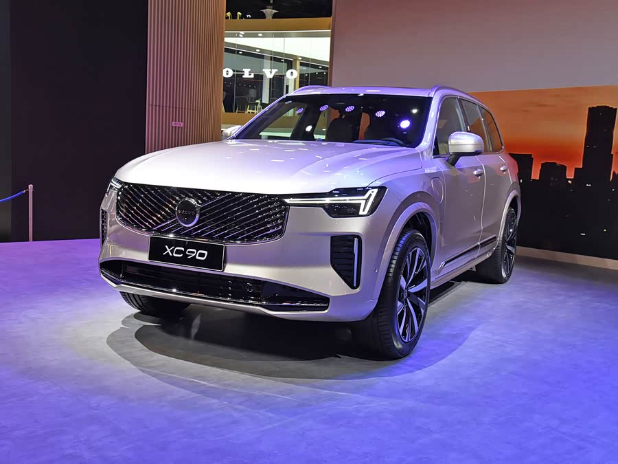 Volvo XC90 Hybrid, 2026 — купить в Тамбове под ключ