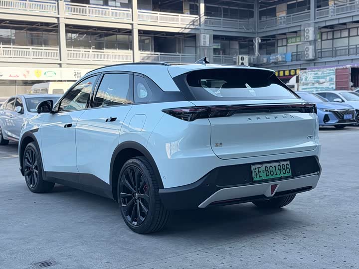 BAIC Arcfox Alpha T5, 2024 — фото 4 из 9