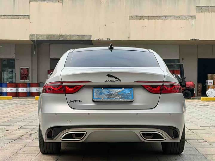 Jaguar XF L, 2023 — фото 3 из 9