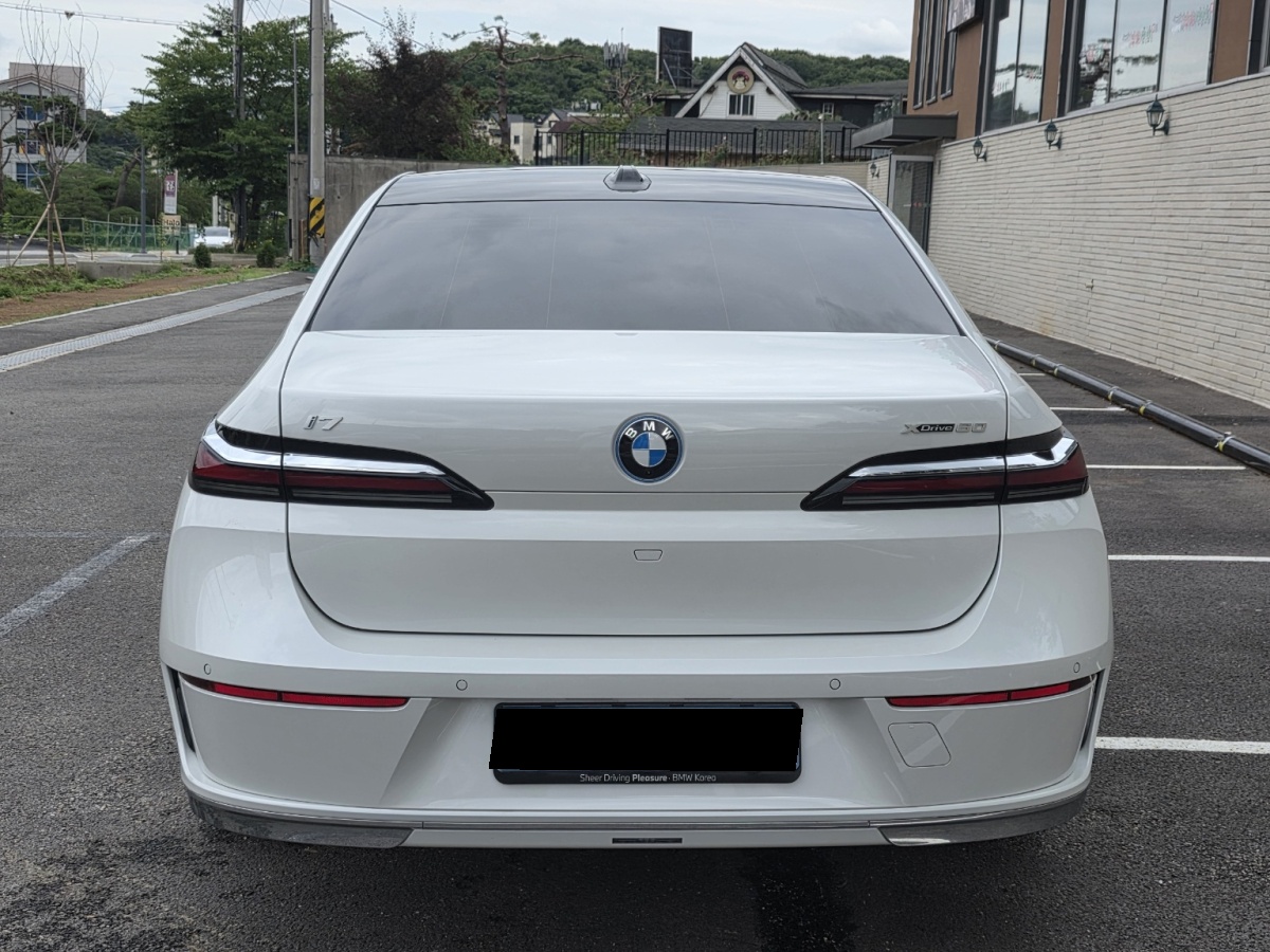 BMW i7, 2026 — фото 2 из 12