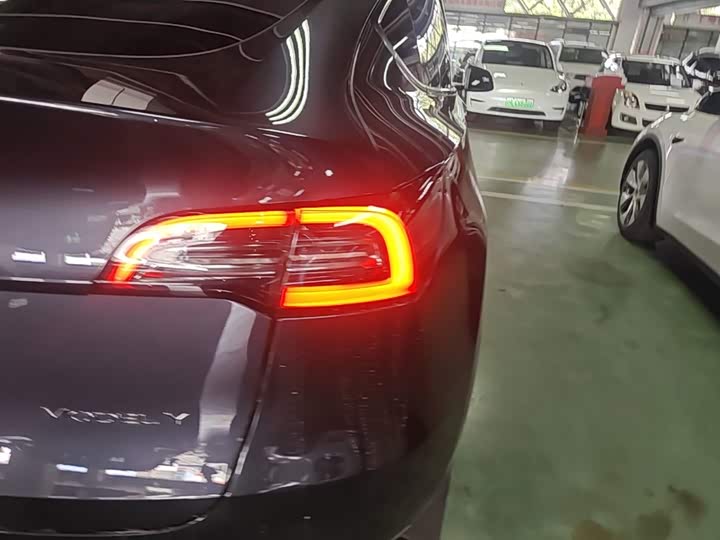 Tesla Model Y, 2023 — фото 8 из 9