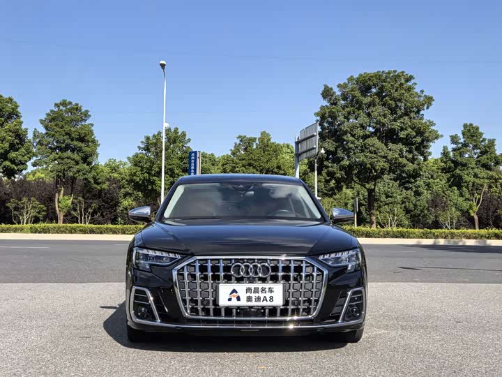 Audi A8, 2022 — фото 2 из 9