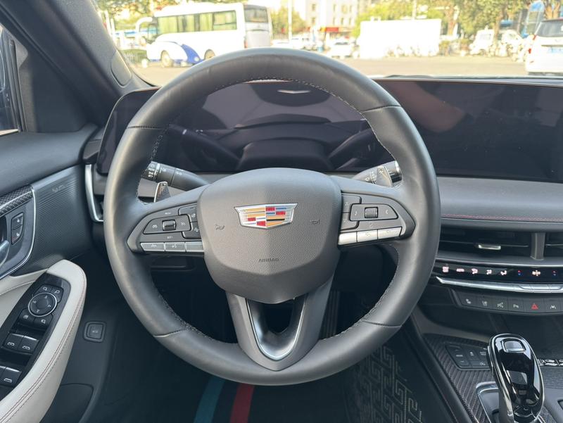 Cadillac CT5, 2025 — фото 10 из 12