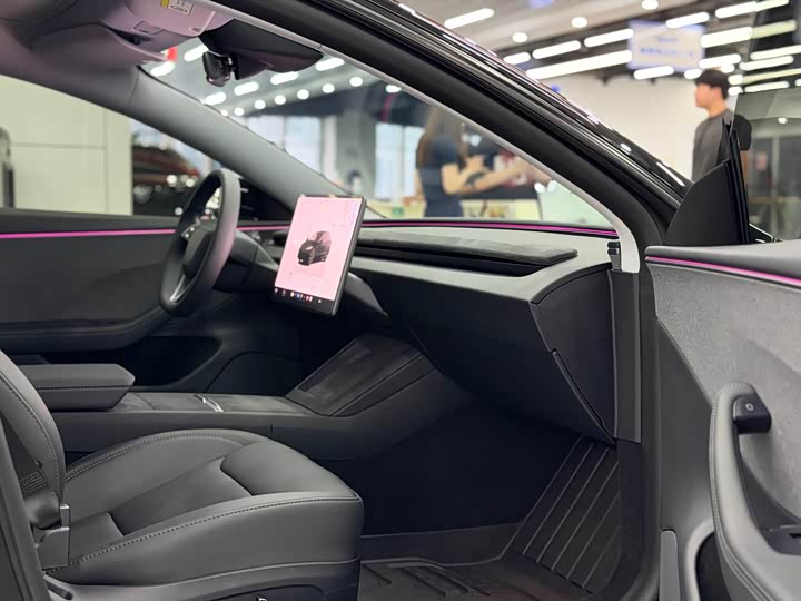 Tesla Model 3, 2024 — фото 9 из 9