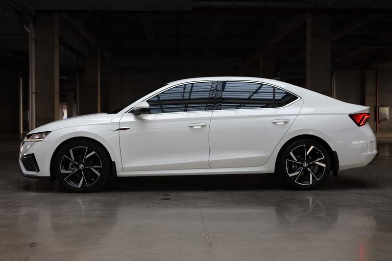 Skoda Octavia Pro, 2022 — фото 4 из 12