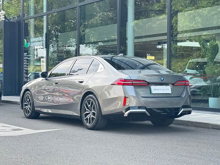 BMW i5, 2024 — фото 4 из 9
