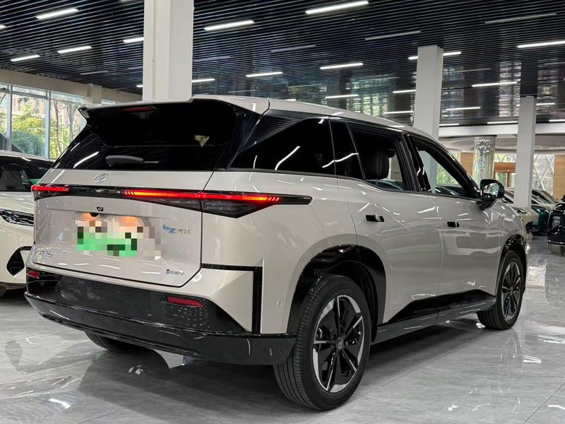 Toyota bZ3X, 2025 — фото 6 из 10