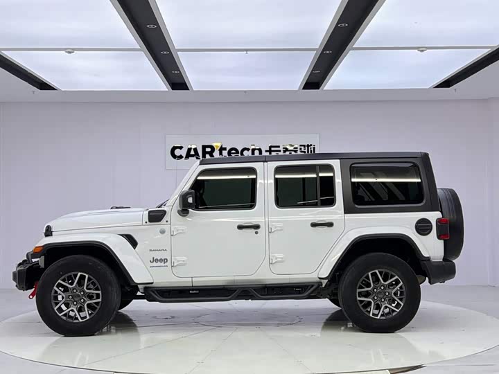 Jeep Wrangler Hybrid, 2023 — фото 2 из 9